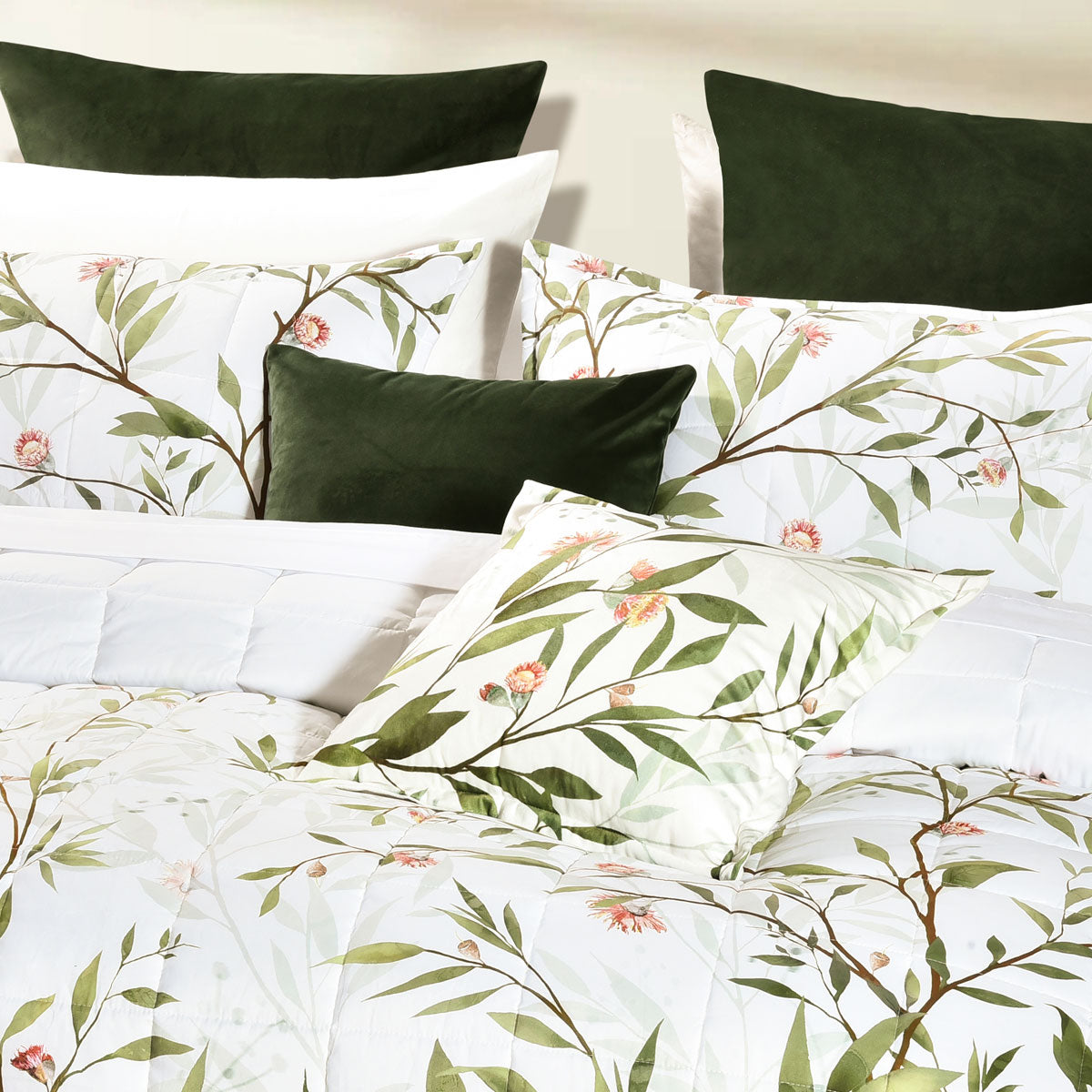 Bianca Corymbia White Floral Printed Quilted Polyester Coverlet Set Single/Double