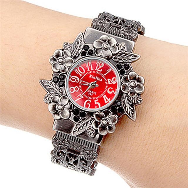 Flower Embossed Retro Bracelet Watch - Women Quartz - Black