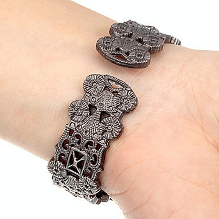 Flower Embossed Retro Bracelet Watch - Women Quartz - Black