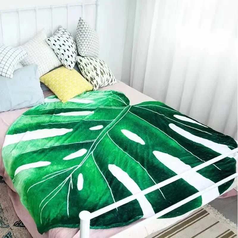 NNEOBA Green Leaf-Shaped Flannel Blanket