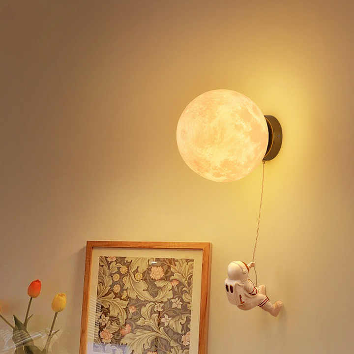 Astronaut Moon Wall Lamp with LED White Light,Diameter 20cm